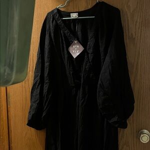 Ava & Viv Black V-Neck Dress